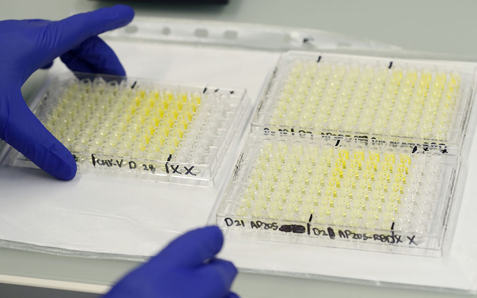 μονοκλωνικό-αντίσωμα-που-μπλοκάρει-τ-2376581