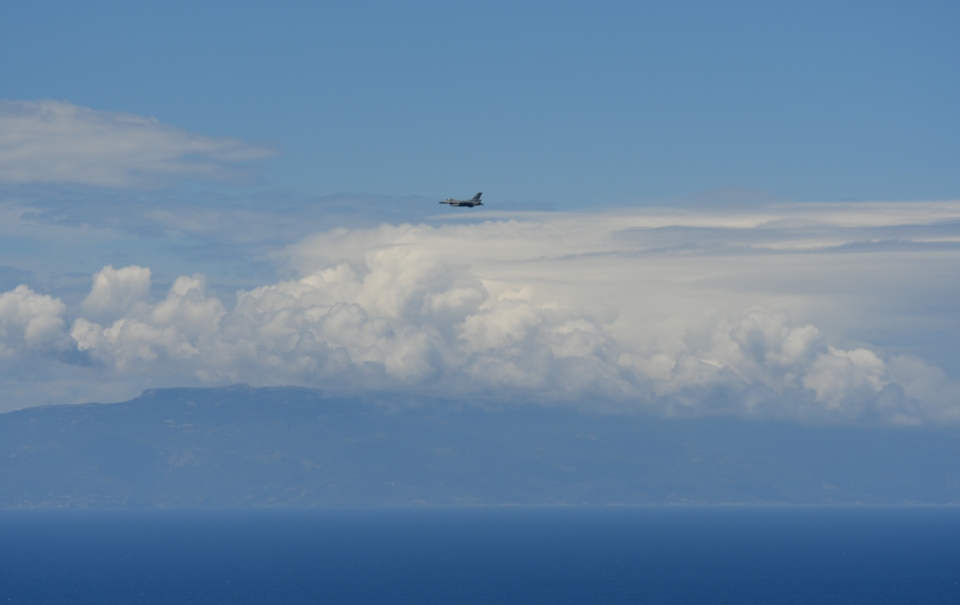 τουρκικά-αεροσκάφη-παρενόχλησαν-το-ε-2376485