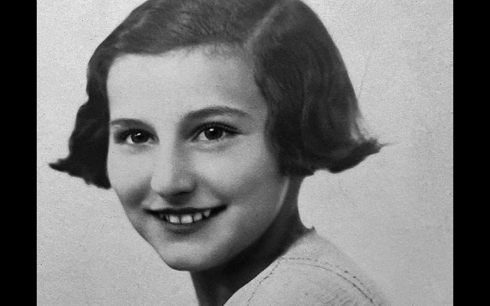 καίτη-κυριακοπούλου-αποχαιρετώντας-2380077