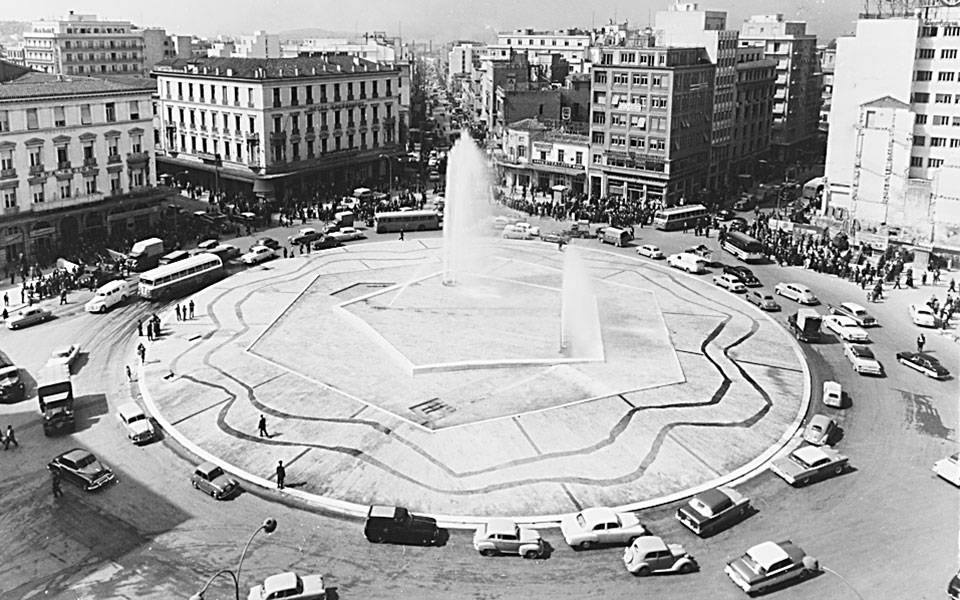 ομόνοια-κύκλοι-ζωής-πίδακες-ανθοπωλε-2378281