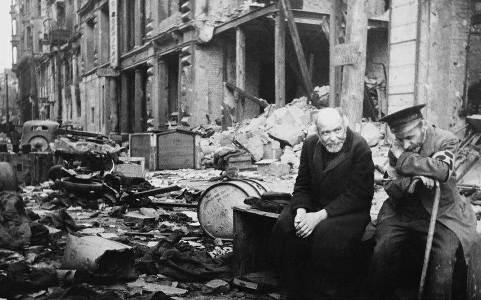 κοινωνίες-έτοιμες-να-παραδοθούν-2380066