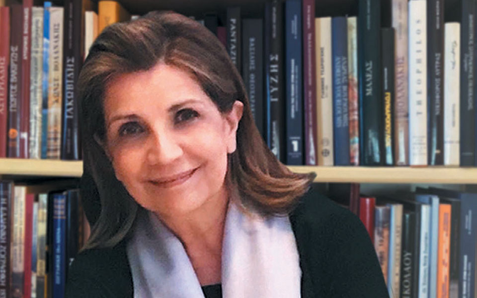 stayhome-εβίτα-αράπογλου-σημειώματα-και-εικ-2376386