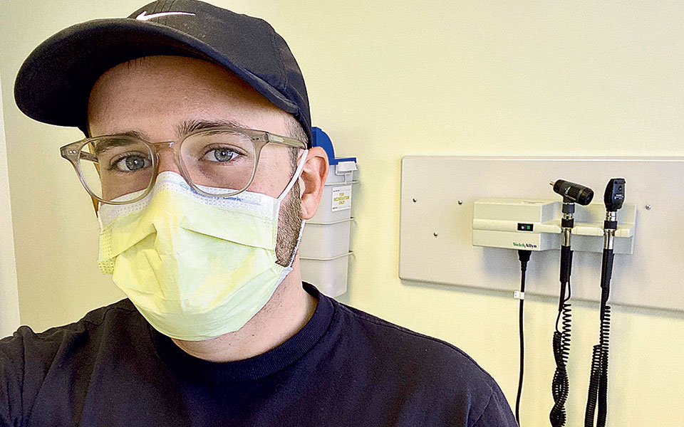 εθελοντής-στην-κούρσα-του-εμβολίου-2376357