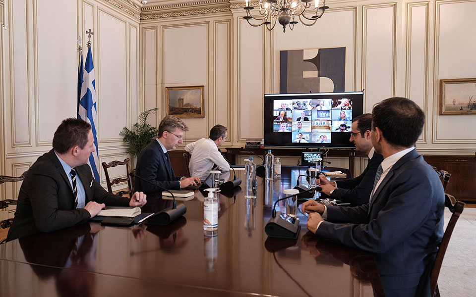 στο-τραπέζι-προσωρινή-μείωση-του-φπα-σ-2377519