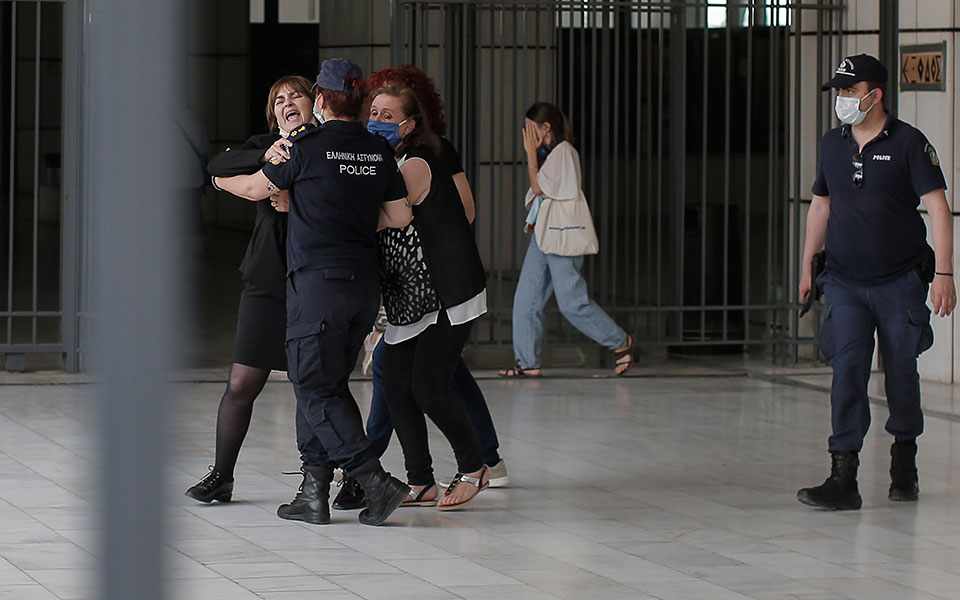 δίκη-τοπαλούδη-ισόβια-και-15-χρόνια-κάθ-2378441