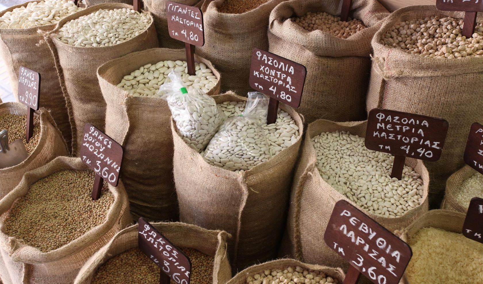 επιστροφή-στα-μπακάλικα-της-γειτονιά-2377712