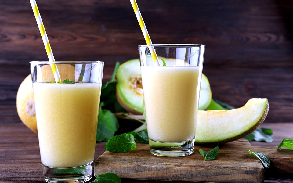 σμούθι-με-πεπόνι-αβοκάντο-γάλα-και-καρ-2380116