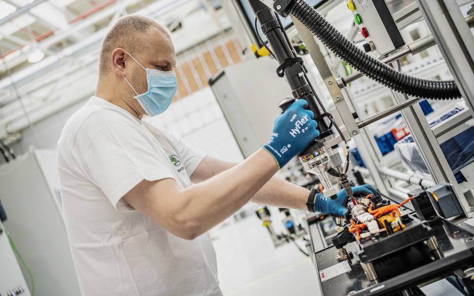 επανέναρξη-παραγωγής-μπαταριών-υψηλ-2376730