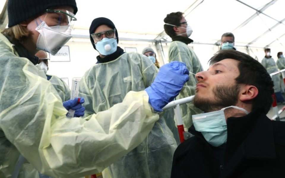 η-ανοσμία-και-η-αγευσία-στον-επίσημο-κα-2378775