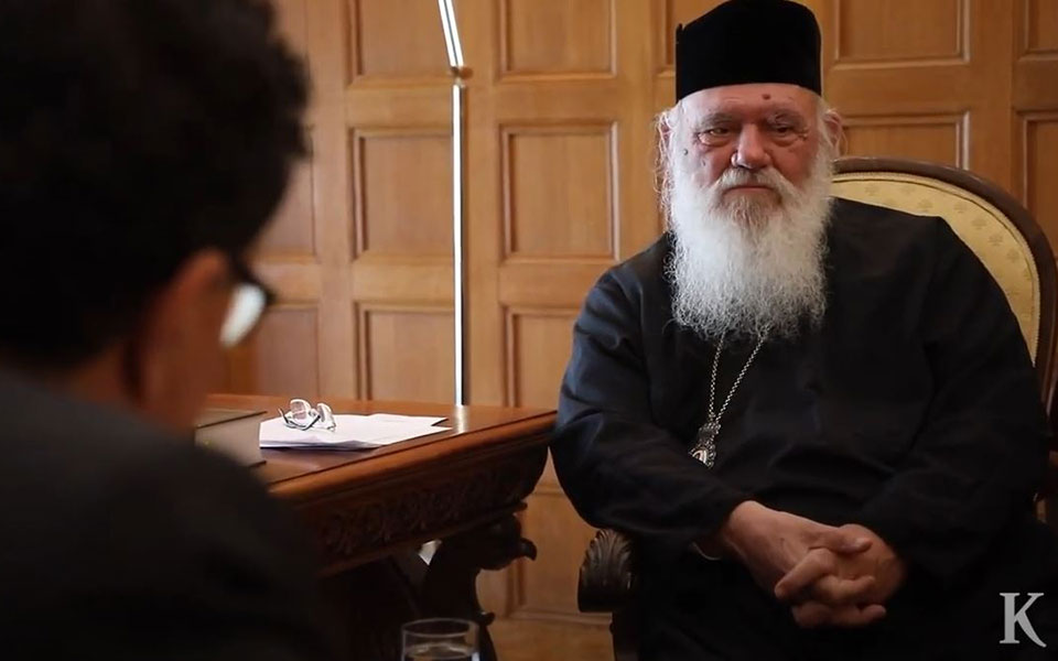 ο-αρχιεπίσκοπος-ιερώνυμος-μιλάει-στη-2380708