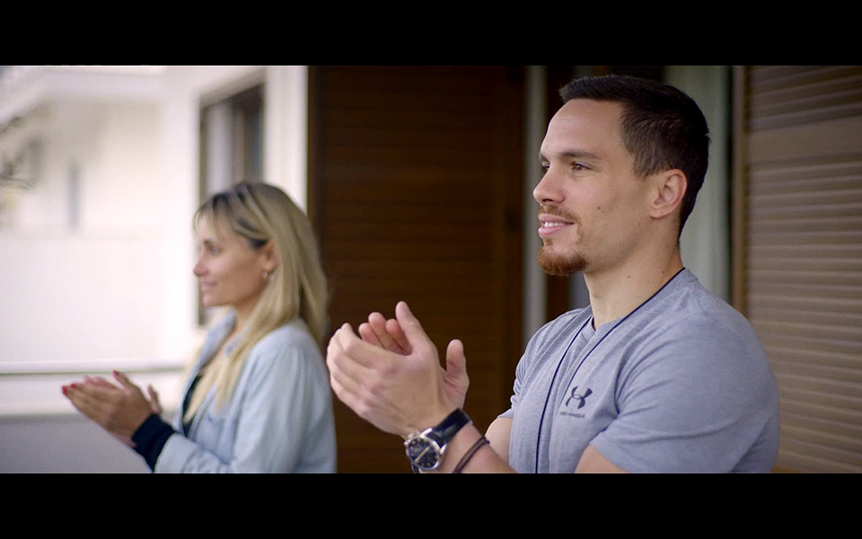 σπουδαίοι-αθλητές-χειροκροτούν-τους-2376959