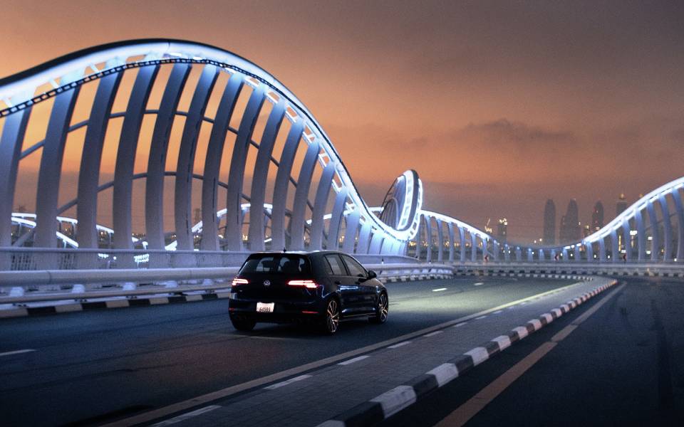 η-σχέση-της-volkswagen-r-με-τον-tanner-foust-και-τον-jason-bourne-2376127