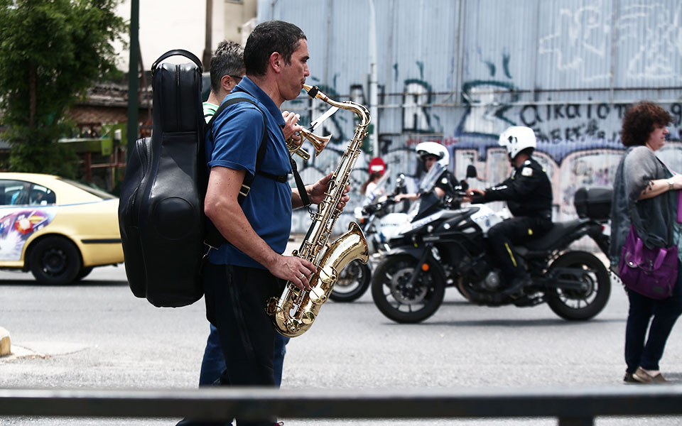 με-πανό-και-με-κιθάρες-2381571