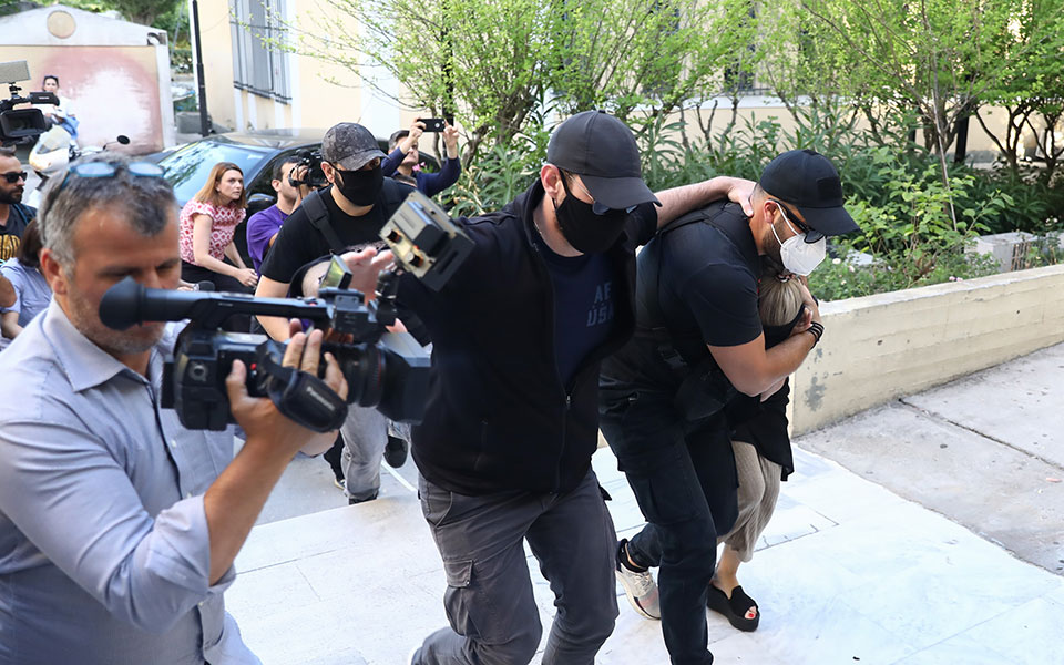 η-τηλεκάρτα-μίλησε-για-το-βιτριόλι-2382637