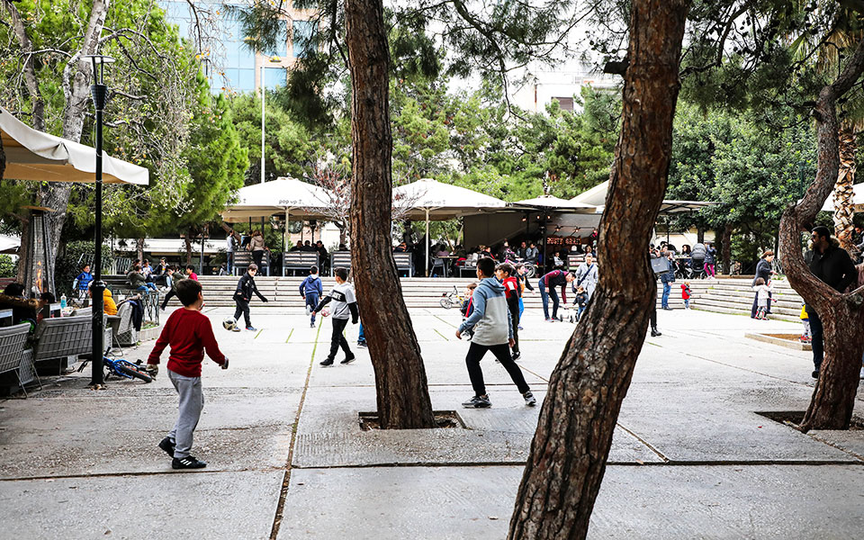 νέα-σμύρνη-ολη-η-πόλη-μια-μεγάλη-πλατε-2382907