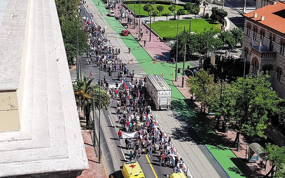 διαδηλώσεις-χωρίς-διατάραξη-της-κοι-2385483