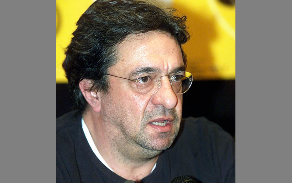 ενας-άνθρωπος-συγγενών-αποχρώσεων-2384380