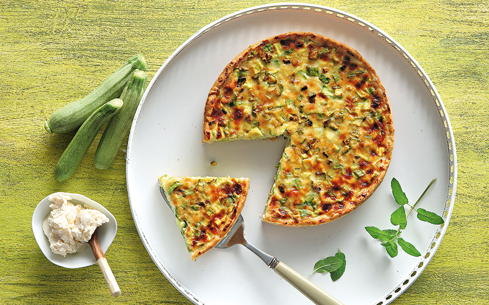 τάρτα-με-κολοκυθάκια-και-κοπανιστή-2382404