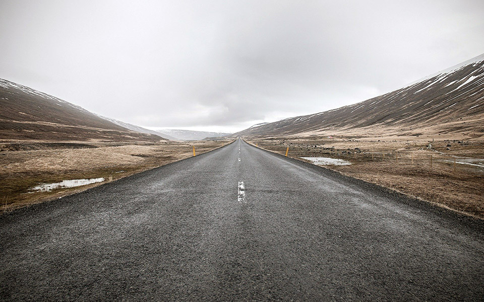 στους-φόβους-μου-απαντώ-με-το-παρών-μ-2381165