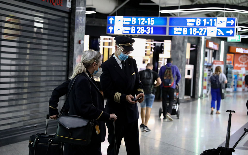 περιμένοντας-τα-αεροπλάνα-με-τους-του-2383094