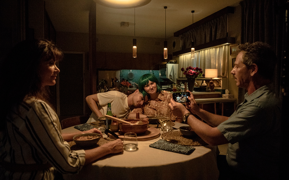 νεανικός-έρωτας-σε-άρρωστο-περιβάλ-2383970