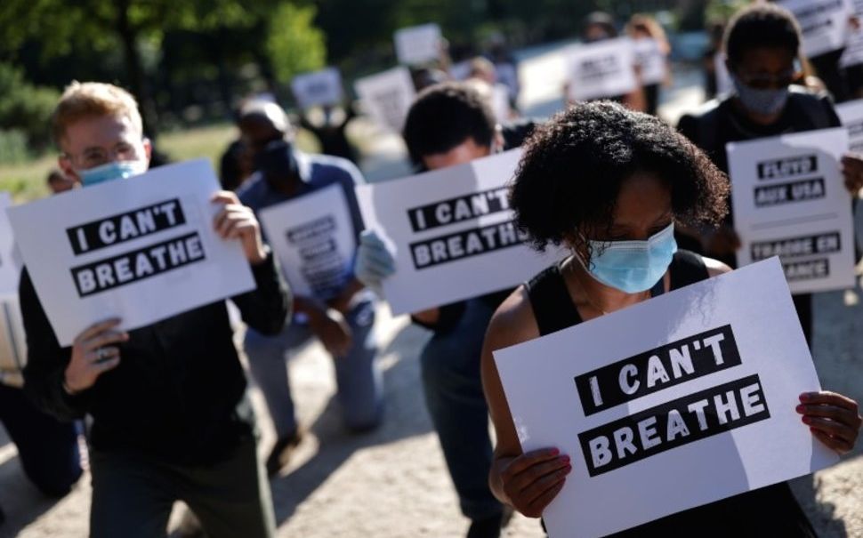 από-ασφυξία-ο-θάνατος-του-φλόιντ-σύμφω-2381068