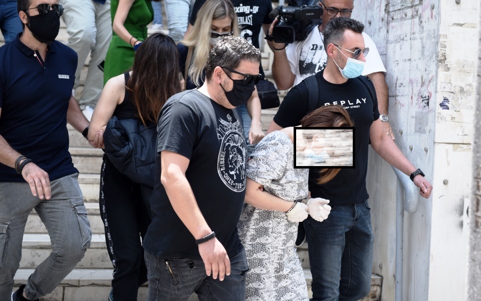 εύοσμος-ομόφωνα-αθώα-η-κόρη-του-οδηγού-2383331