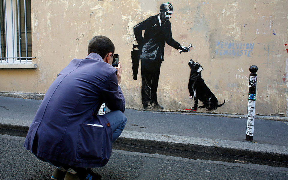 αποκαλύφθηκε-η-φωνή-του-banksy-2383939