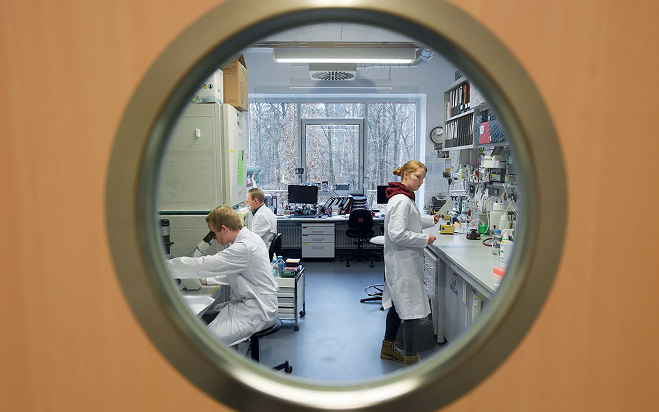 ο-γολγοθάς-για-το-εμβόλιο-2382152