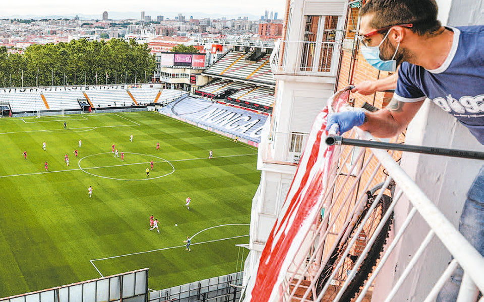 πρέμιερ-λιγκ-η-βασίλισσα-επιστρέφε-2383491