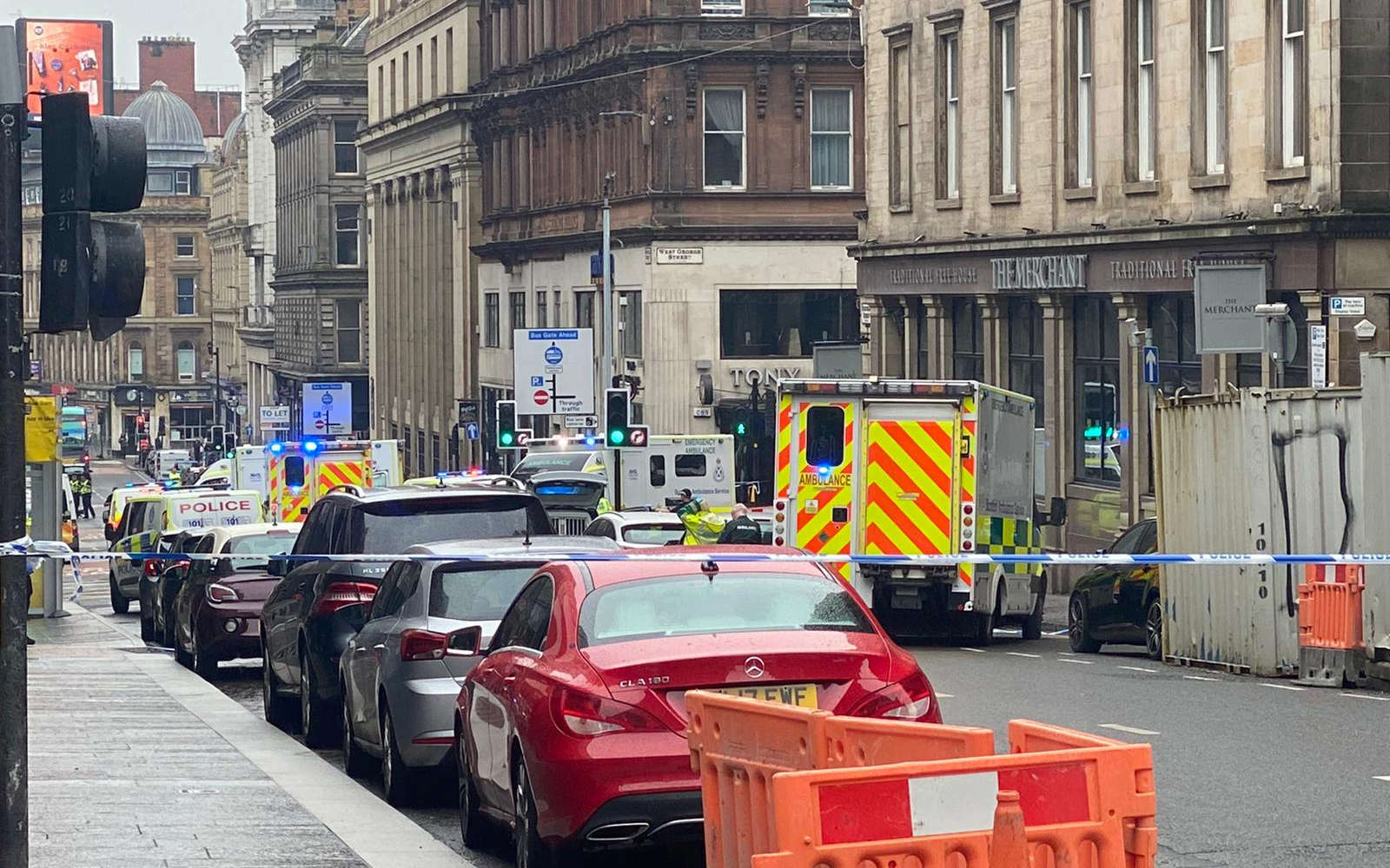 επίθεση-με-μαχαίρι-στη-γλασκώβη-τρει-2385090