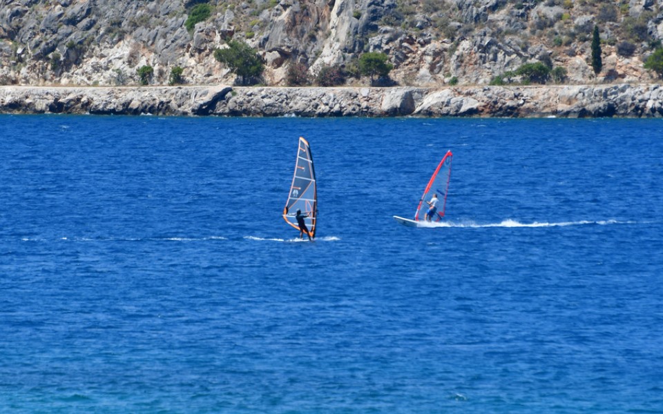 αιθριος-με-τοπικές-βροχές-ο-καιρός-το-τ-2381719