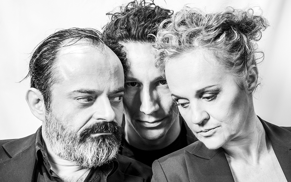 ο-οιδίπους-που-γεννήθηκε-μέσα-στην-κ-2383972