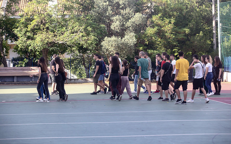 πανελλαδικές-ο-σχολιασμός-των-θεμάτω-2383113