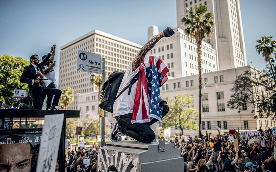 ένα-γόνατο-στον-λαιμό-της-αμερικής-2384498