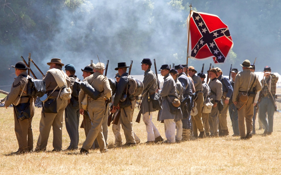 ηπα-πόλωση-με-αναφορές-στον-αμερικανι-2382501
