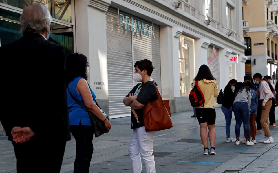 σάντσεθ-η-ισπανία-ξανανοίγει-τα-σύνορ-2384154