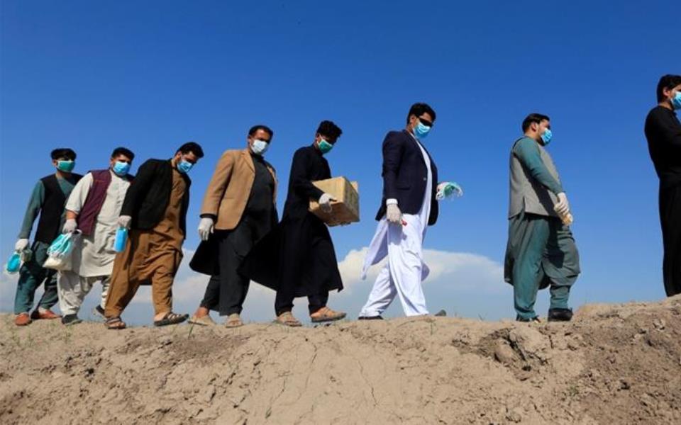 οι-ταλιμπάν-αντιμέτωποι-με-τον-κορωνο-2381576