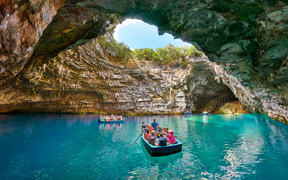 πρώτη-σε-ζήτηση-η-ελλάδα-φέτος-για-τους-2384243