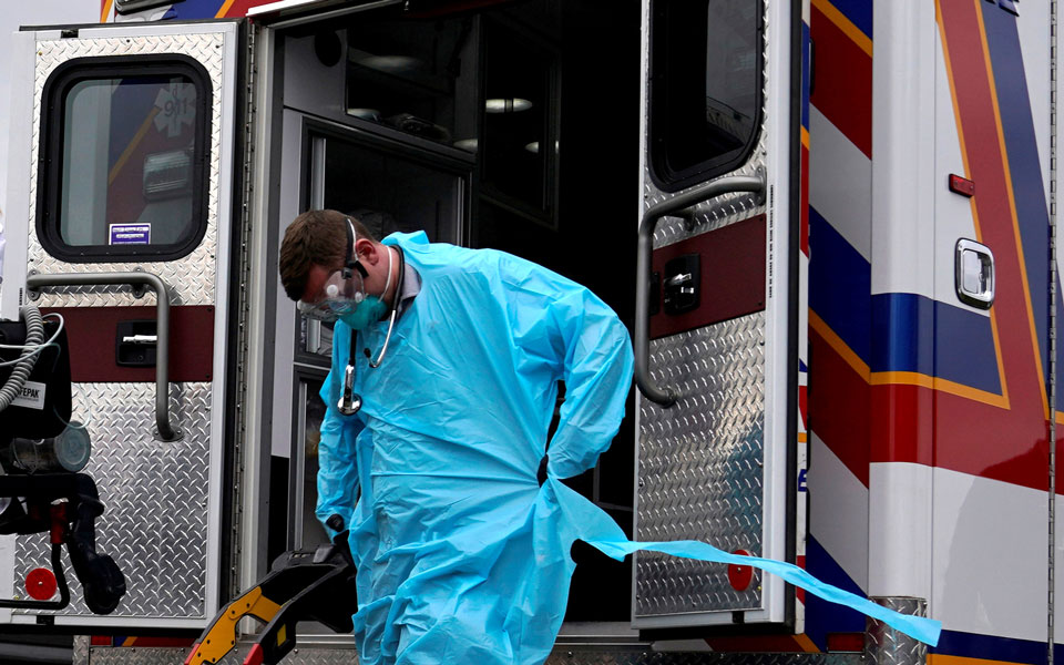 ηπα-οι-θάνατοι-από-covid-19-δεν-έχουν-ξεπεράσ-2383611