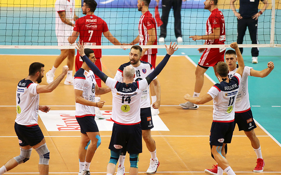 βόλει-ο-φοίνικας-σόκαρε-τον-ολυμπιακό-2385777