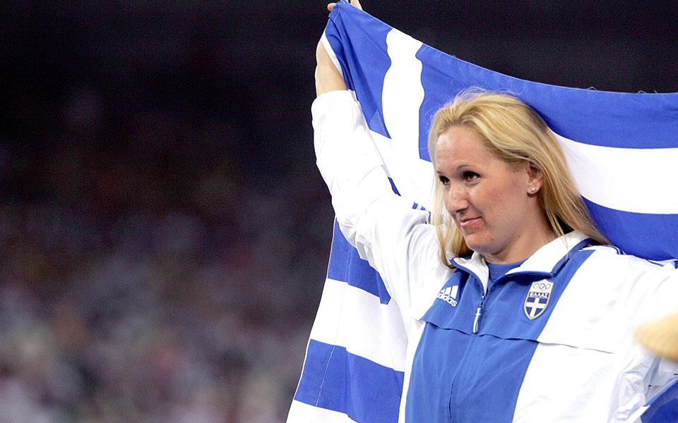 η-παλιά-γενιά-επιστρέφει-και-γίνεται-σ-2386211