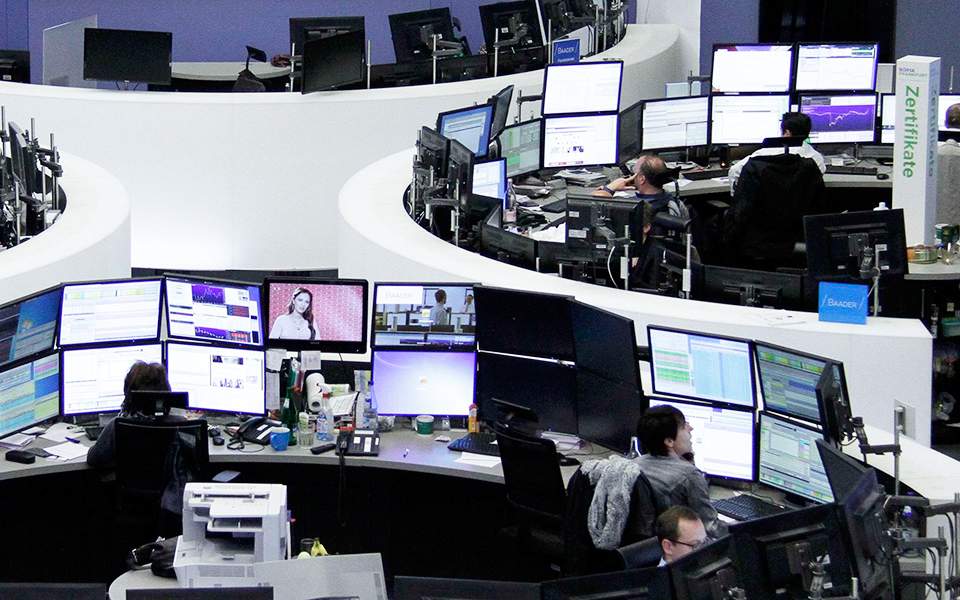 συνεχίστηκαν-οι-πιέσεις-στις-διεθνεί-2387300