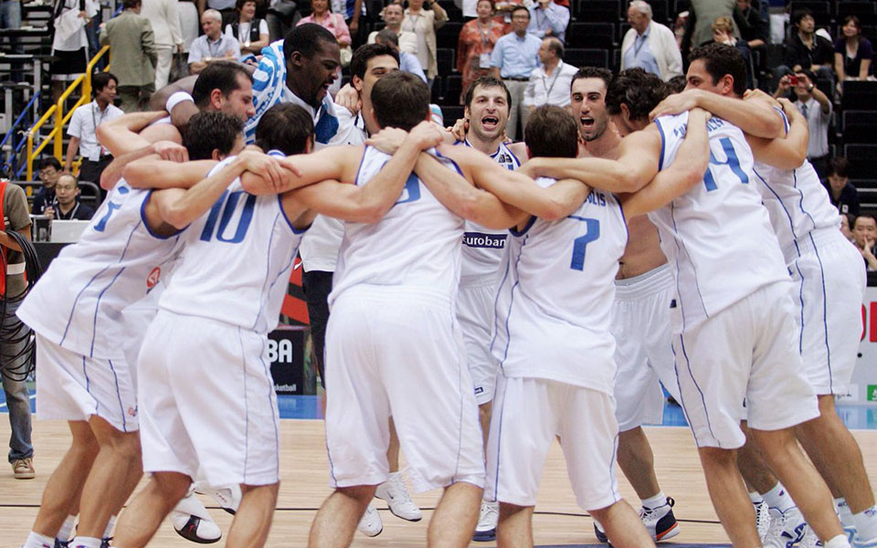 μπάσκετ-από-τον-νίκο-γκάλη-στον-γιάννη-2387984