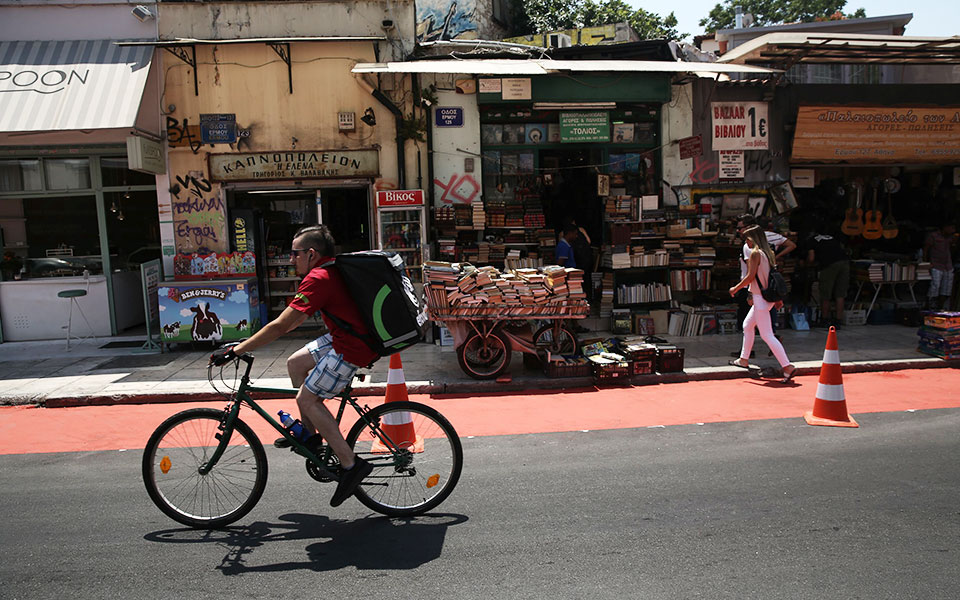 περιορίζεται-ο-μεγάλος-περίπατος-2387903