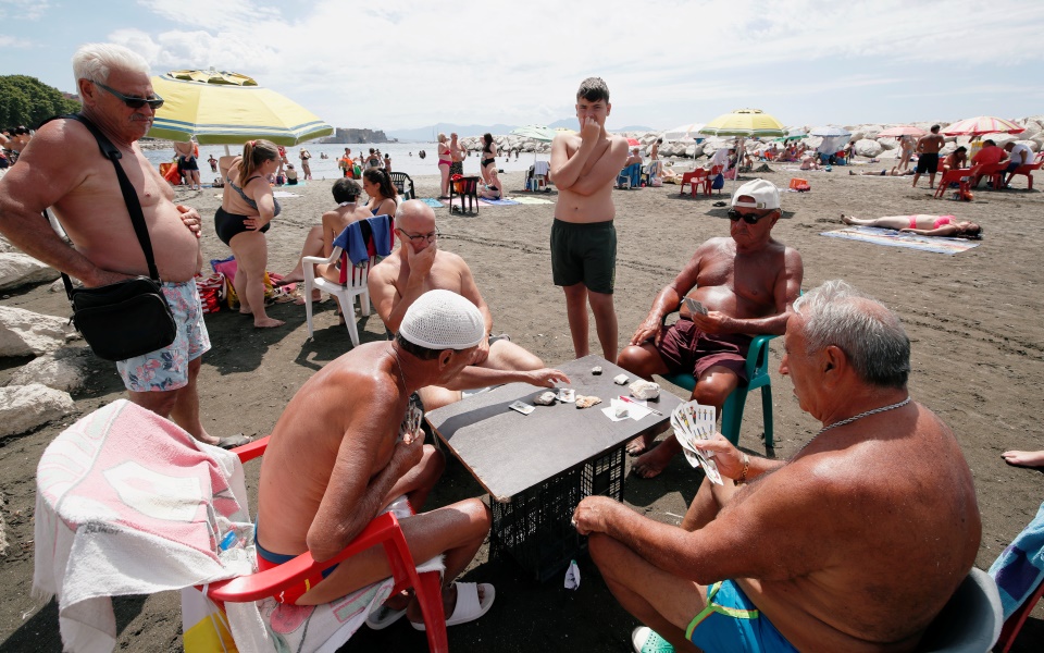 ιταλία-στρατός-στις-παραλίες-για-την-τ-2390094