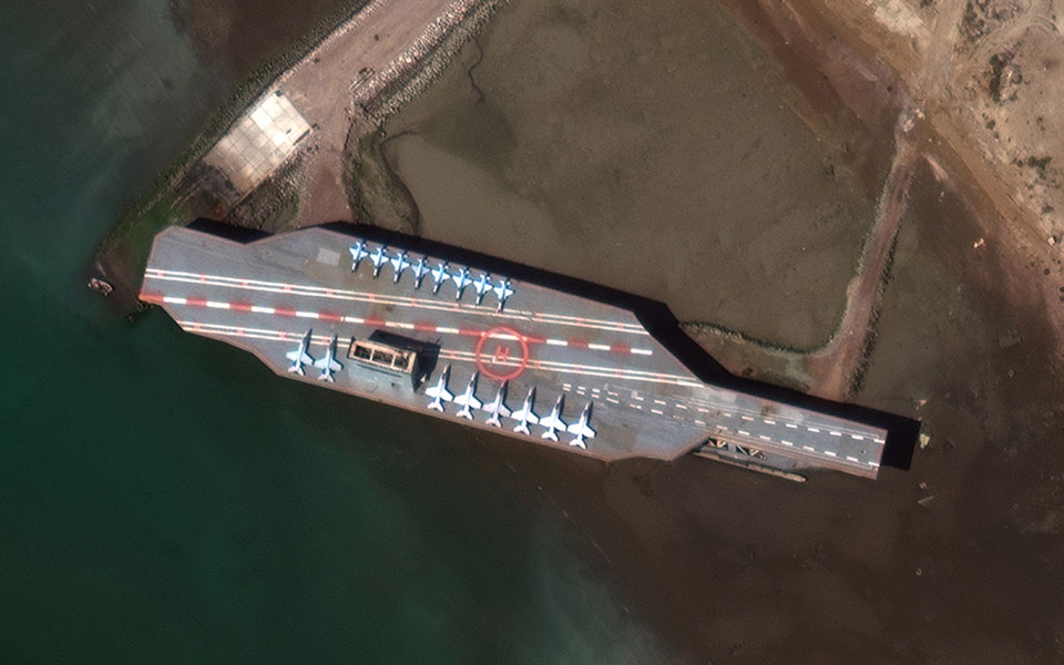 οι-ιρανικές-δυνάμεις-βύθισαν-ψεύτικο-2390343