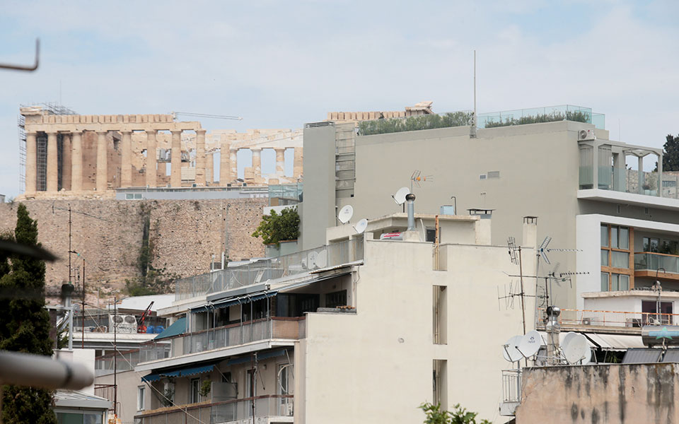 διορθώνοντας-βλάβες-στην-ακρόπολη-2389745