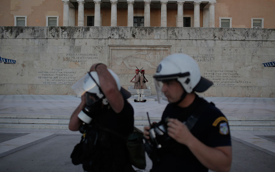 ενταση-και-επεισόδια-στο-συλλαλητήρι-2387314