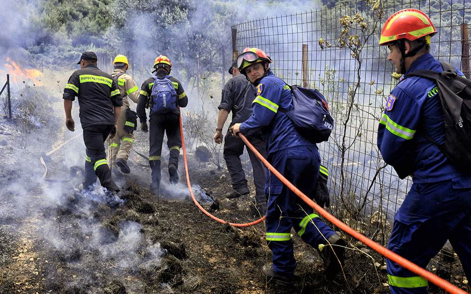 σε-εξέλιξη-μεγάλη-πυρκαγιά-στην-κοριν-2389418